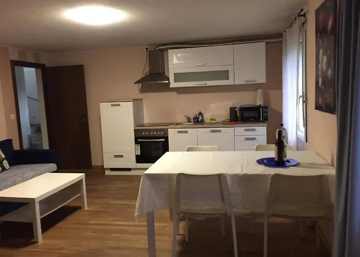 2 Cosy Near Liechtenstein Haag